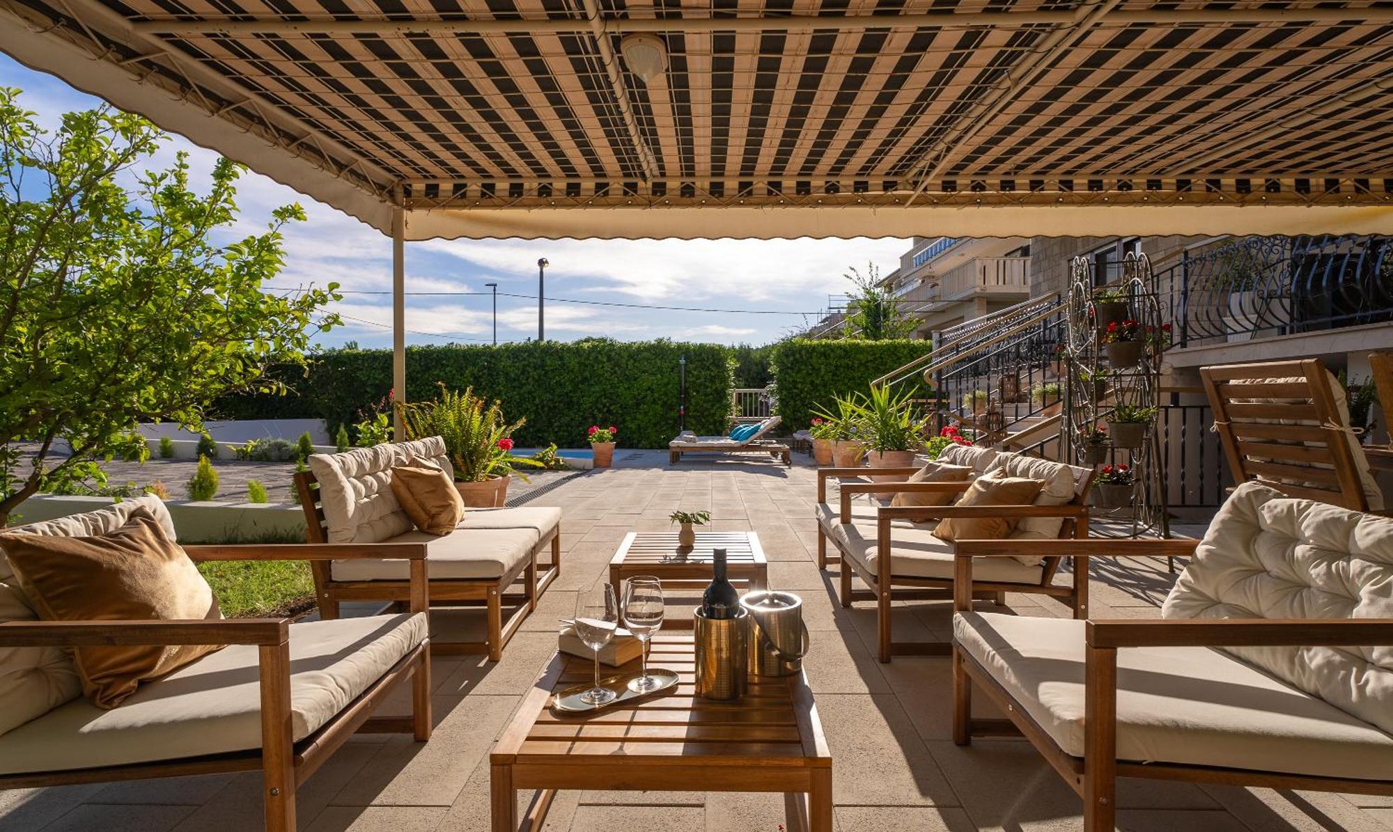 Storge Boutique Bed & Breakfast Omiš Eksteriør bilde